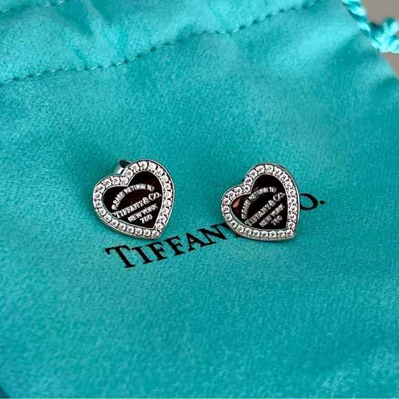 Diamond Return to Tiffany heart earrings - Picture 3 of 7